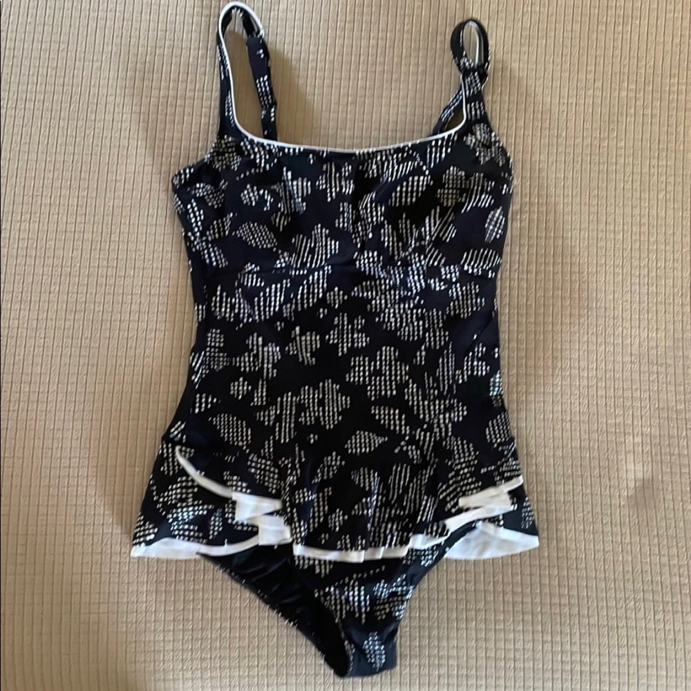 Size 12 profile by gottex black and white tank swim dress.
